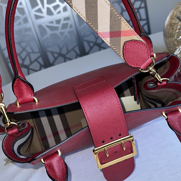 Authentic Burberry bag - Picture 6 of 14